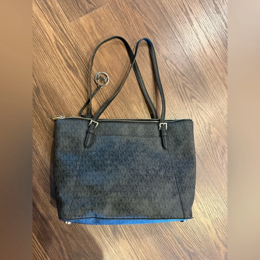 Michael Kors Ciara Tote Bag - Picture 3 of 12